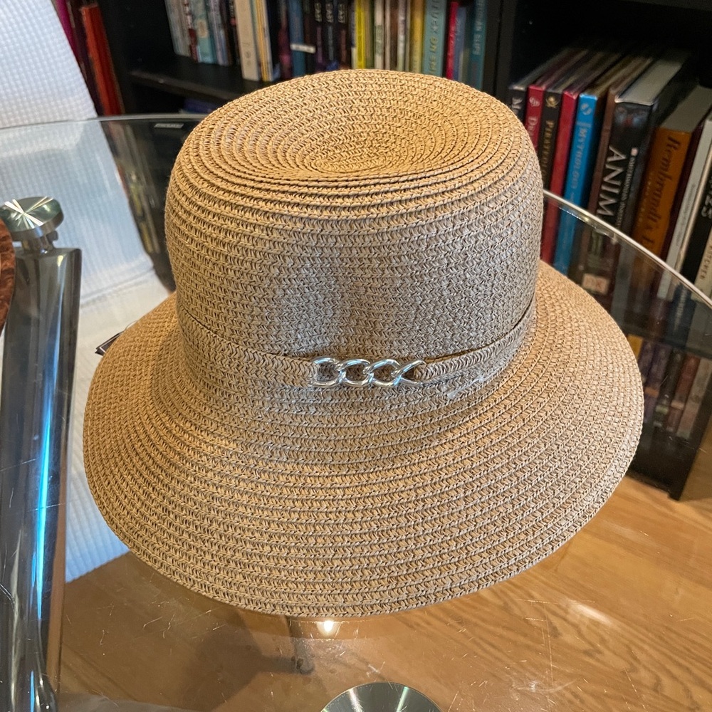 👒 NWT Magid Hat